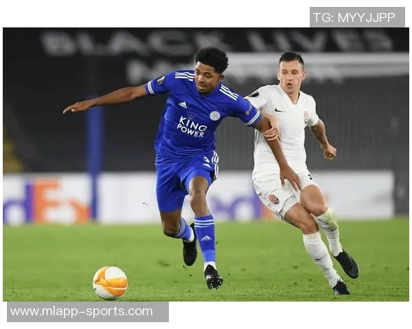 切尔西中卫危机严重六名后卫缺阵边卫临时救火艰难应战